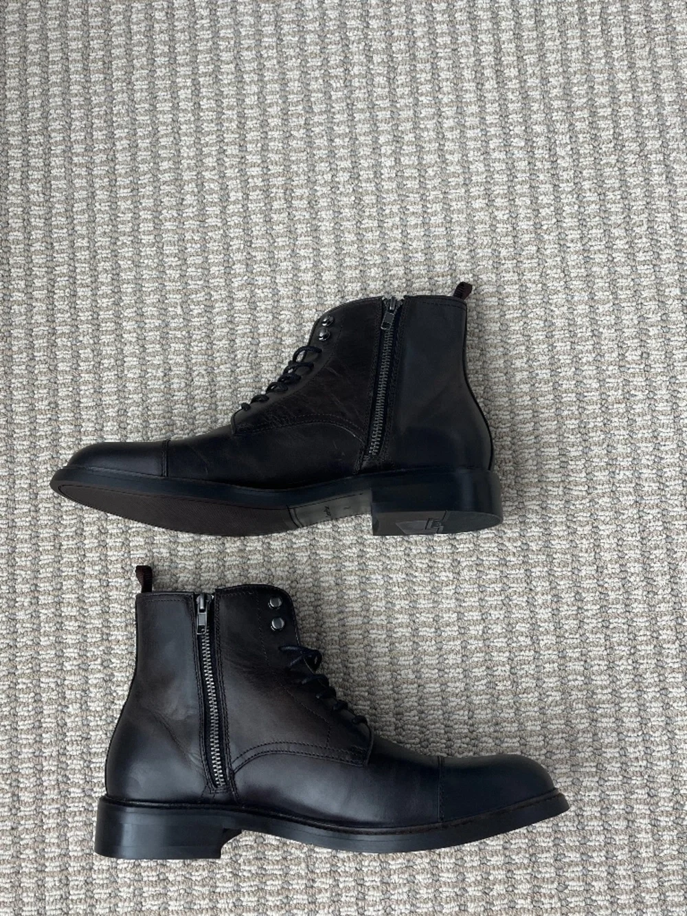 NWT Aston Grey Biressa Leather Boots Size 10